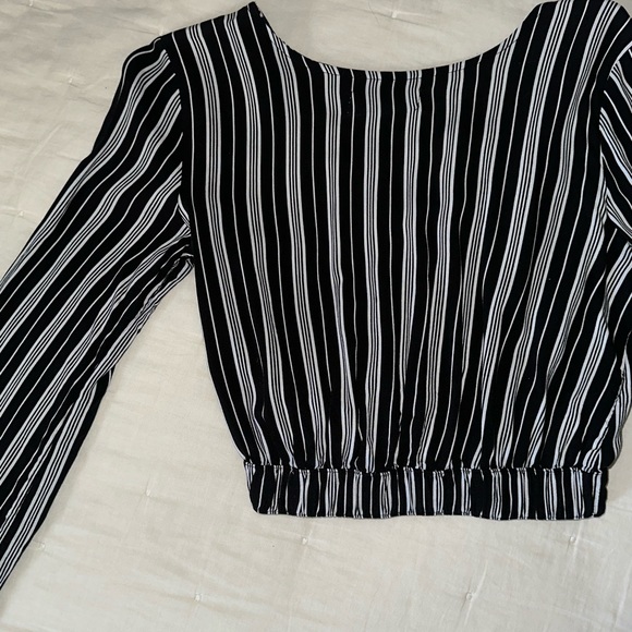 Hollister wrap front top - Picture 4 of 6